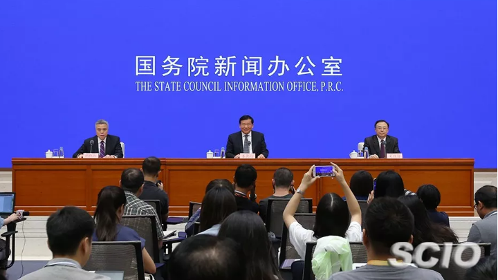  重要場合，省委書記省長 