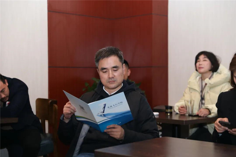 閱讀飛行手冊