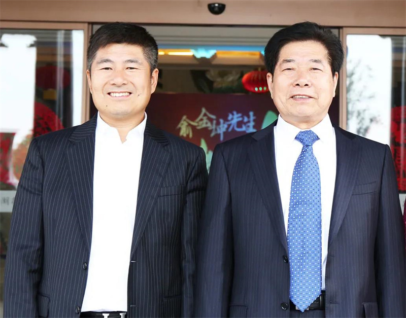 俞金坤、戈建鳴父子