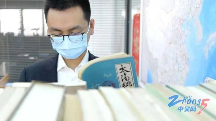 吳俊